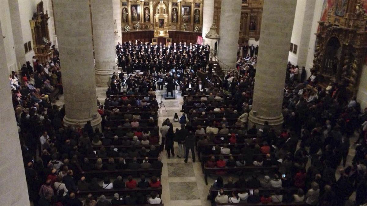 La ciudad celebra un evento benéfico para recaudar ayudas