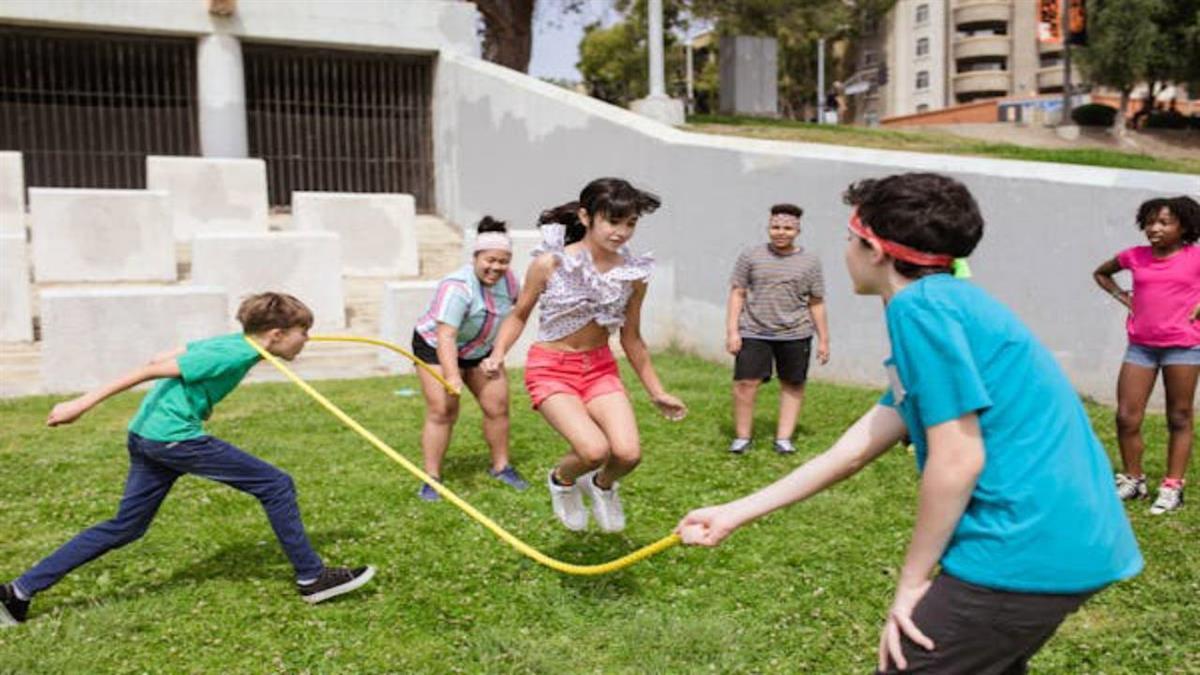 Está destinado a niños y niñas entre los 3 y los 12 años