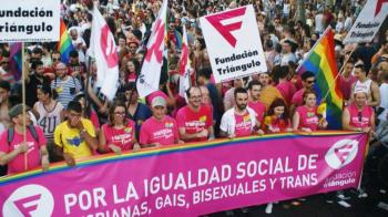 La Fundación Triángulo se fundó en 1996 y desde entonces no ha dejado de luchar por el colectivo LGTBI+