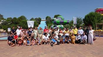 El encuentro pasa una jornada de convivencia y ocio terapéutico en el Aquopolis