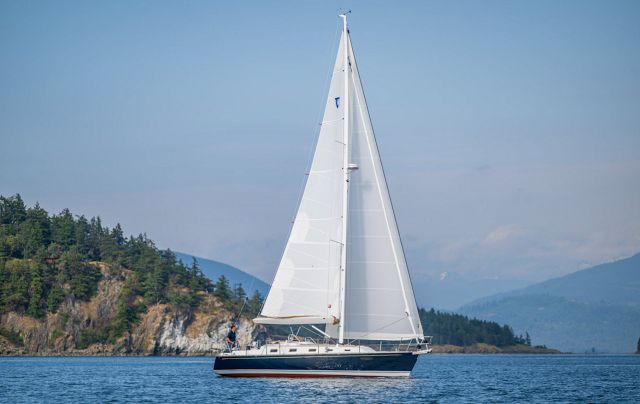 Tartan Yachts 365