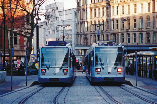 SHEFFIELD SUPERTRAM - Photo: ©1996 Ian Boyle - www.simplompc.co.uk - Simplon Postcards