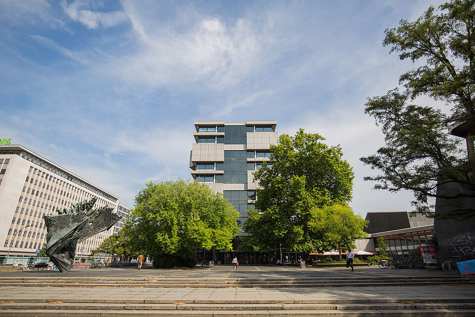 Blick auf das Architekturgebäude 