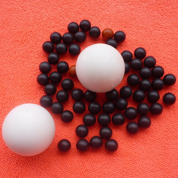 Rubber solid ball