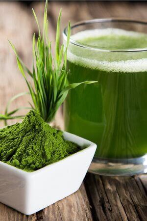 Spirulina and superfood juice