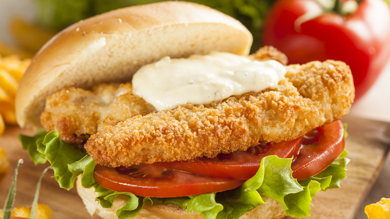 fried fish sandwich with tartar sauce