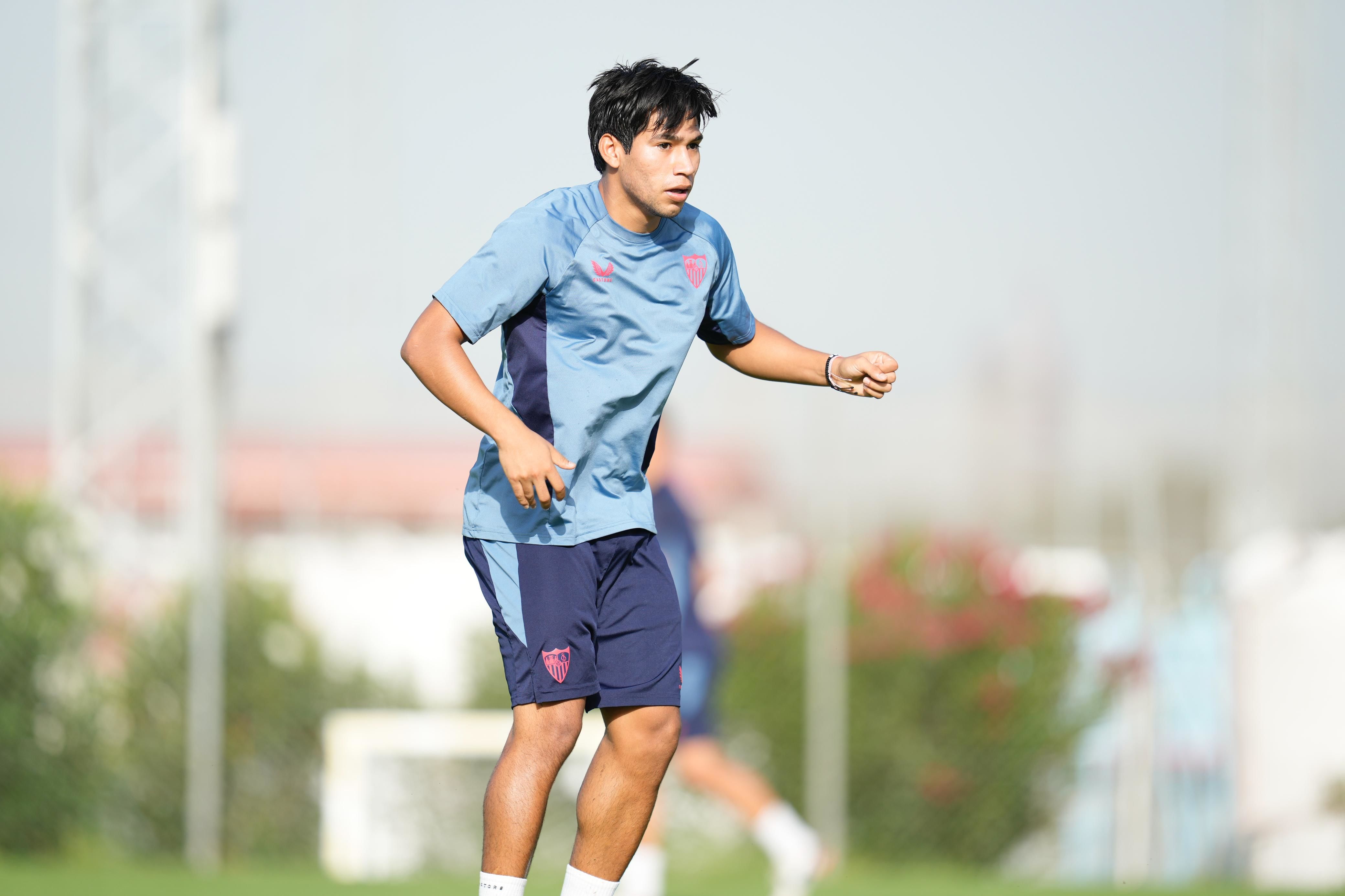 El mexicano Juan Carlos Cortez se prepara para brillar con el Sevilla Atlético en la Primera RFEF