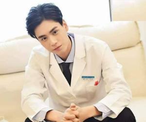 Hu Yi Tian Biography