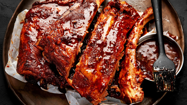 Grilled ribs with BBQ sauce