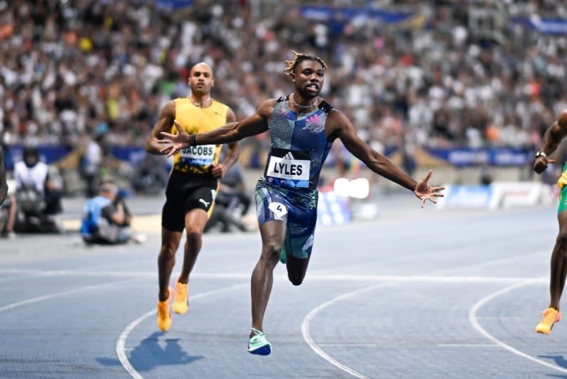 Noah Lyles winning the 100m dash