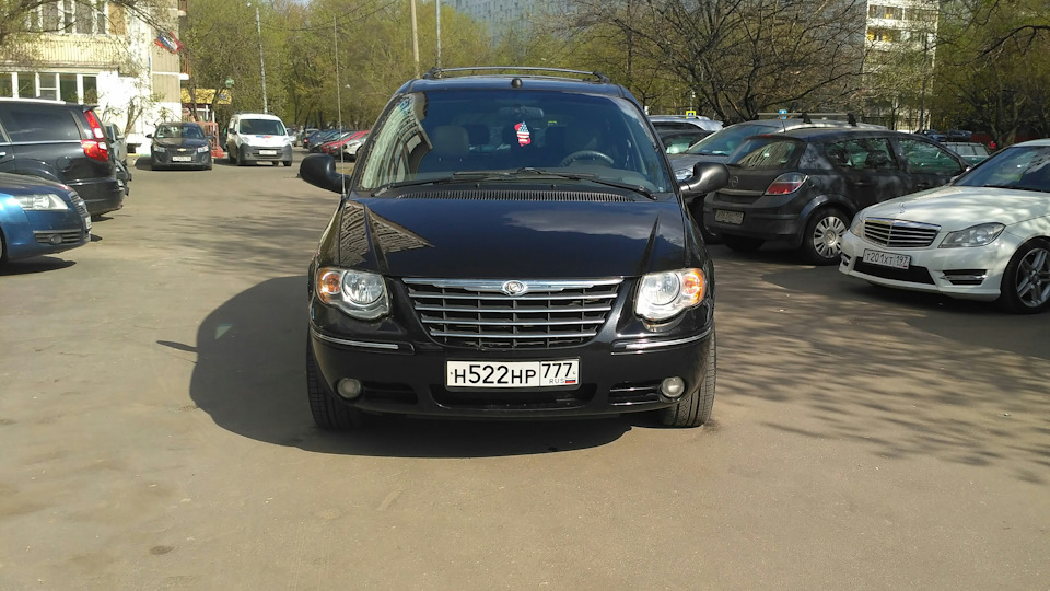 Chrysler Town and Country Черный холодильник