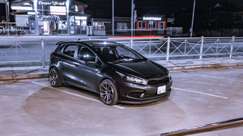 KIA Ceed NIGHTRIDE