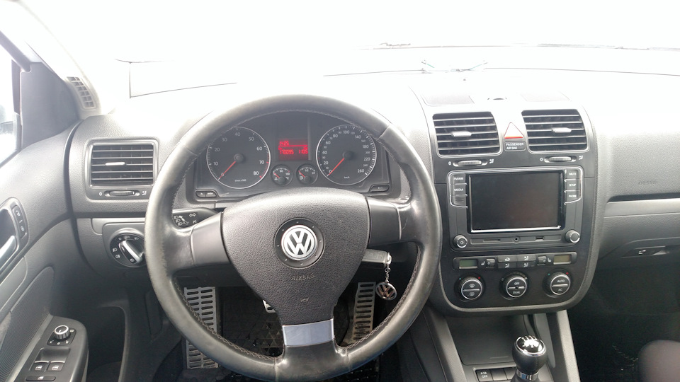 Фото в бортжурнале Volkswagen Jetta V