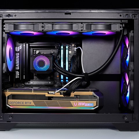 光追 + DLSS 4！索泰 RTX 5070Ti AMP + 华硕 B850 重炮手 WIFI