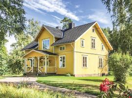 4 Bedroom Nice Home In Mullsjö，位于穆尔舍的酒店