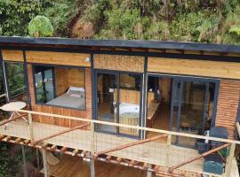 Glamping con jacuzzi cerca a Medellin，位于瓜尔内的酒店