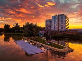 Hotel Helikon, Keszthely，位于凯斯特海伊的Spa酒店