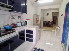 Homestay MdmMai Private Pool，位于马日丹那的酒店