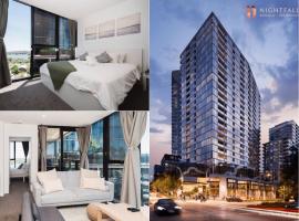 Modern 2b2b Apt -2 king bed-2 parking-UC-Westfield，位于贝尔康嫩的酒店