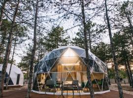 Moncastro Glamping，位于维尔科沃的豪华帐篷营地