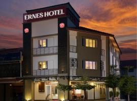 ERNES Hotel Bayu Mutiara，位于大山脚的酒店