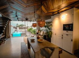 Casa OuirA Chalet con Piscina Privada y vistas，位于科拉雷侯的酒店