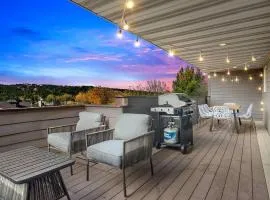 Modern Home-Garage-Scenic Patio