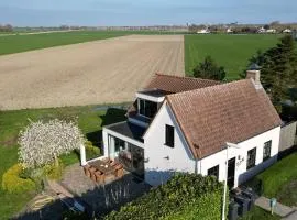 Buitenhof, cosy villa with stunning views