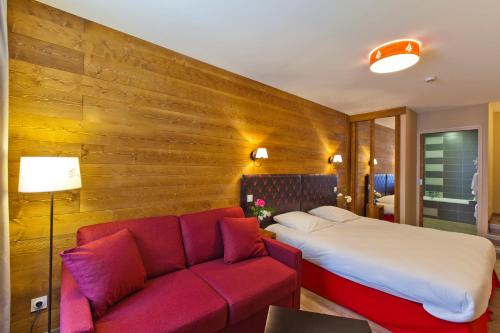 Logis Hôtel LBB - les 2 lacs的休息区