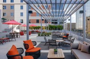 Hyatt Place Tampa Downtown的休息区