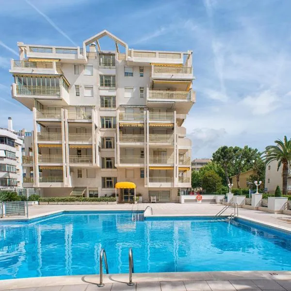 Ona Suites Salou，位于坎布里尔斯的酒店