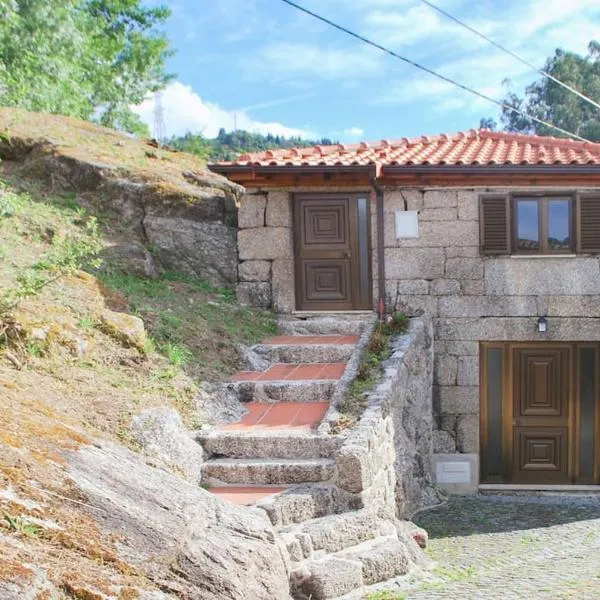 Retiro de Várzeas . Casa de Turismo Rural，位于维埃拉·多米尼奥的酒店