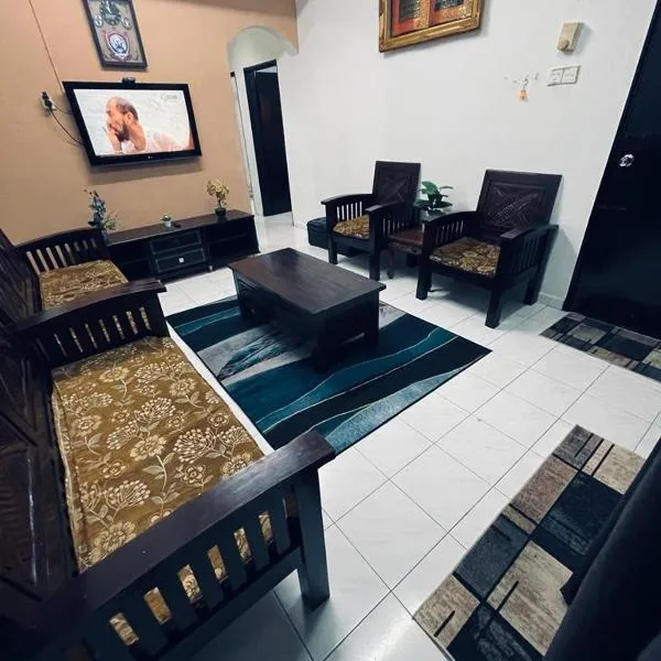 Daliya Homestay Ulu Tiram JB，位于哥打丁宜的酒店