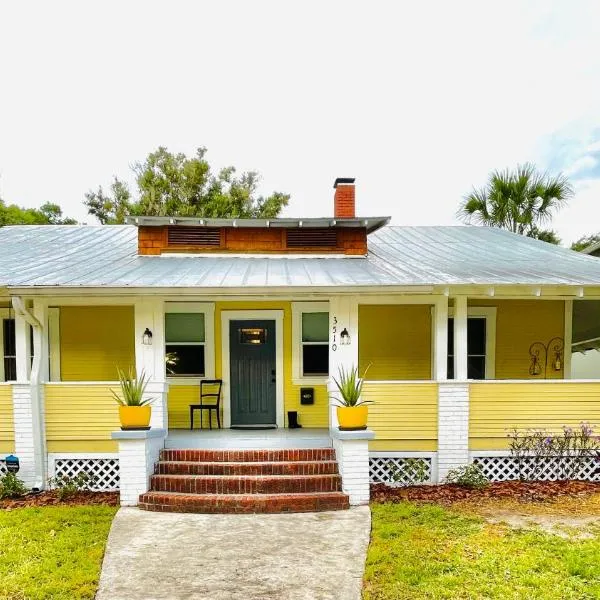 Tampa Heights Bungalow，位于坦帕的酒店