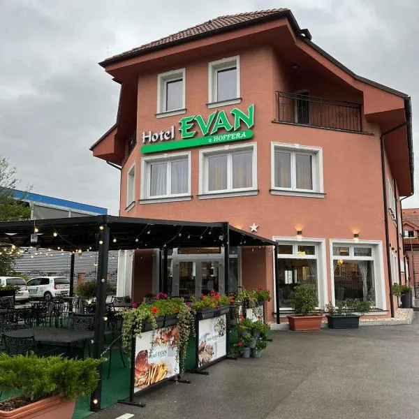 Hotel Evan u Hoffera，位于托波尔恰尼的酒店