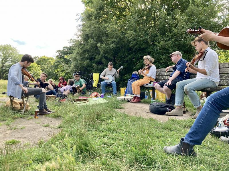 Session in the sunshine. 🎶☘️☀️