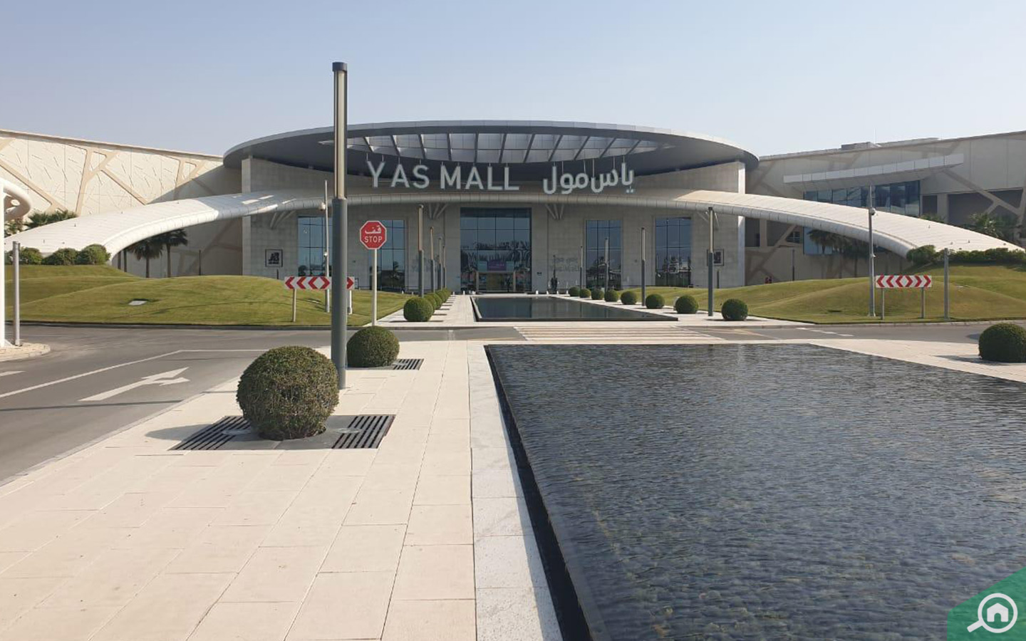 Entrance of Yas Mall Abu Dhabi