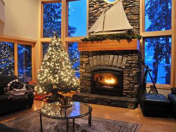 Living room with a fireplace at Christmas puzzle online from photo