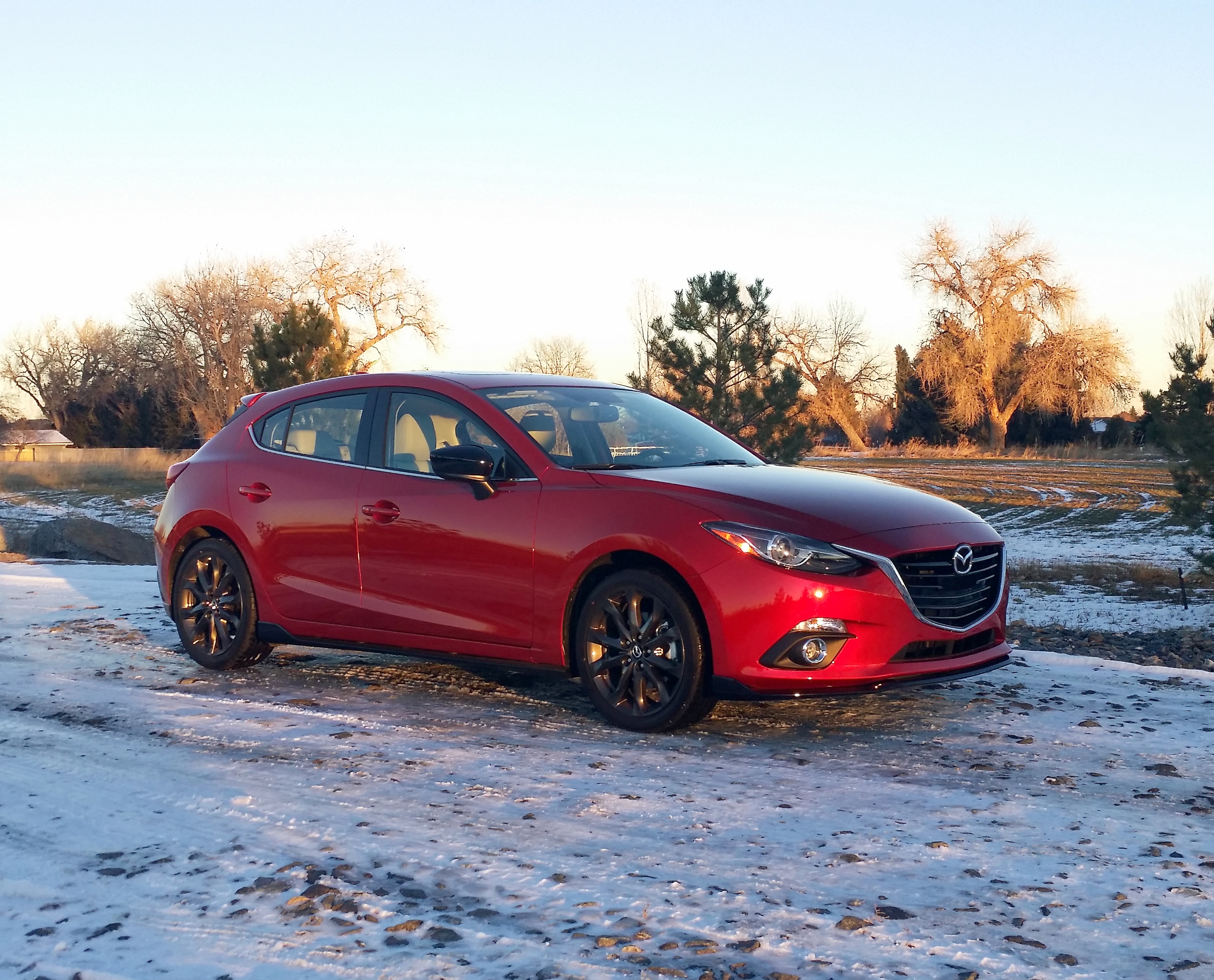 Mazda 3 Hatchback hd 2016