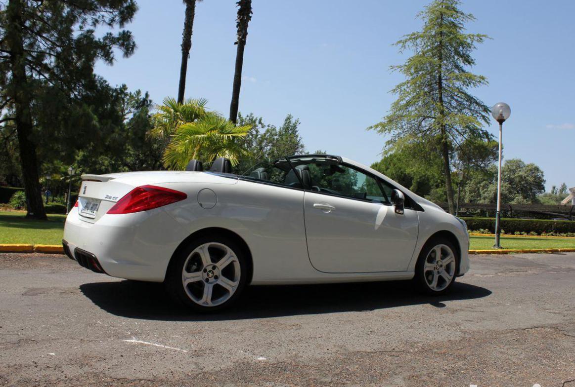 Peugeot 308 CC model 2010