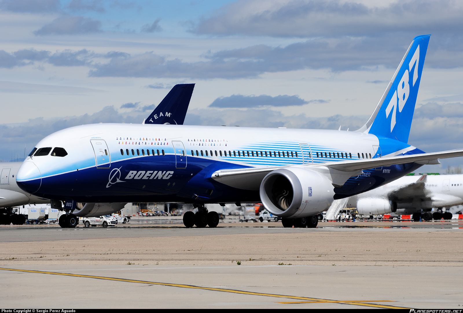 Boeing 787