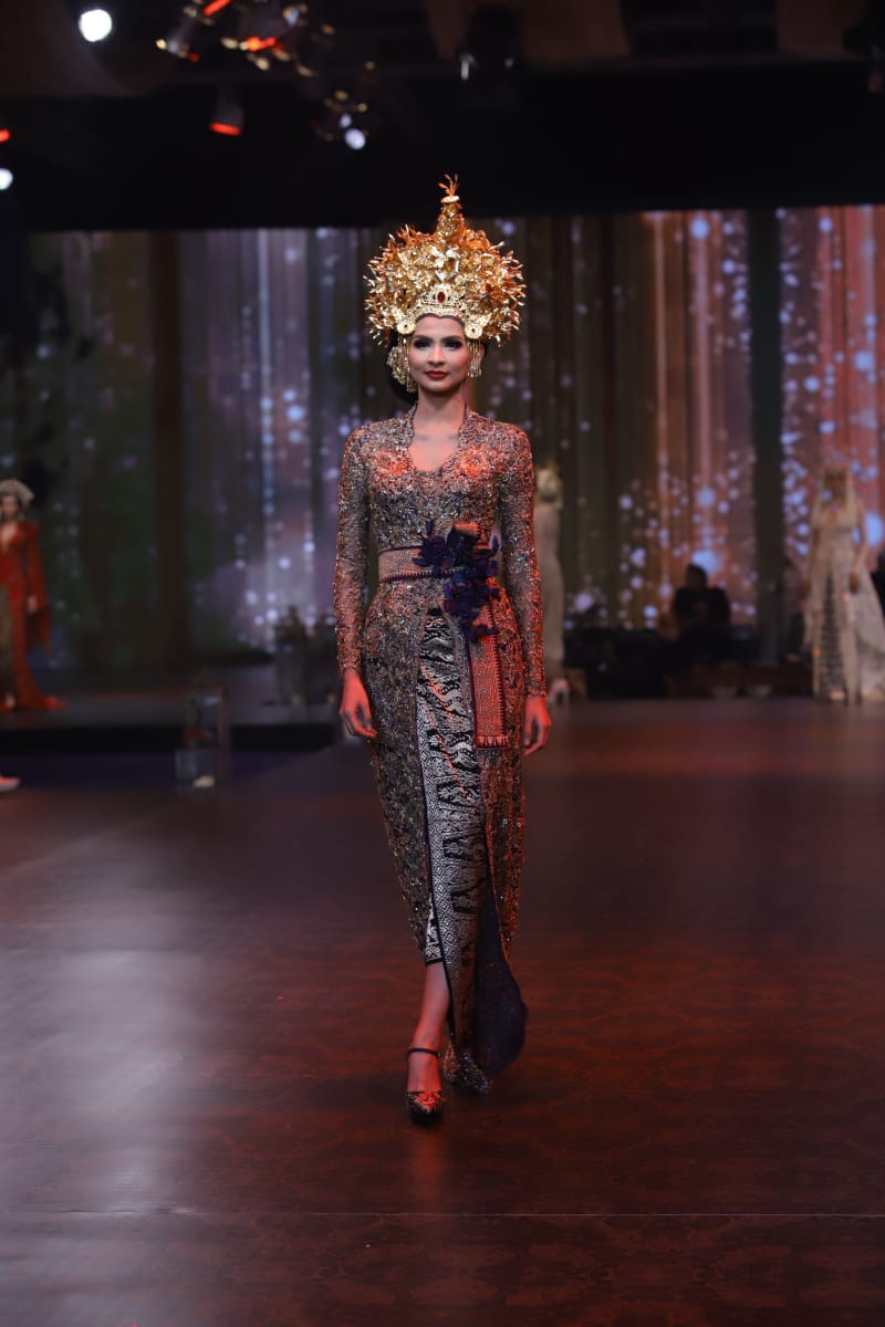 kebaya kartini bali