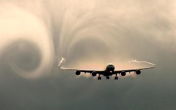 veículo,nuvens,avião,Avião,Boeing 777,aterrissagem