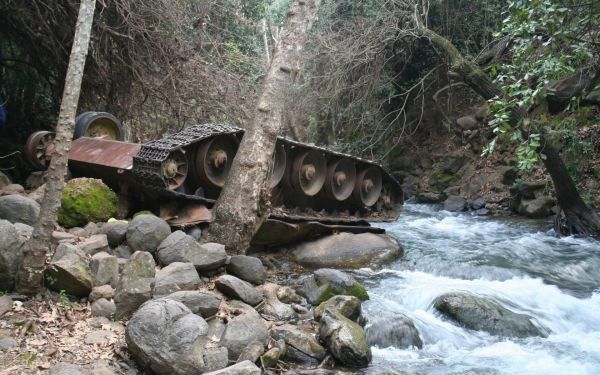 όχημα,Δεξαμενή,δάσος,βράχος,ποτάμι,ερημιά