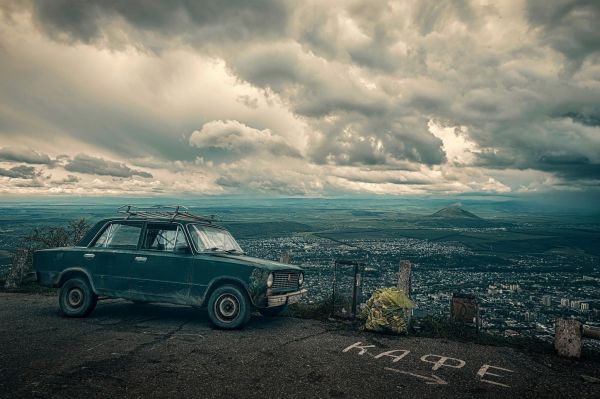 2048x1365 px,LADA