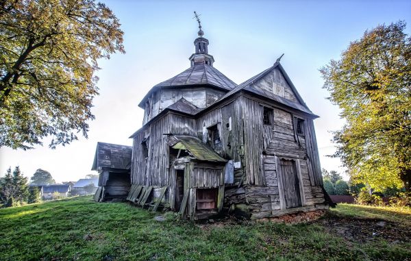 drzewa,budynek,dom,kościół,ruina,cmentarz