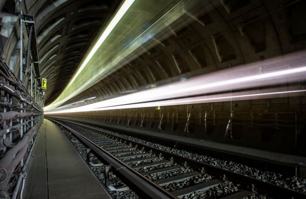 夜, 車両, 列車, 鉄道, 鉄道駅, トンネル