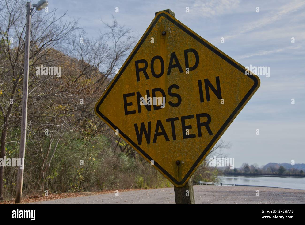 Road Ends in Water sign Stock Photo