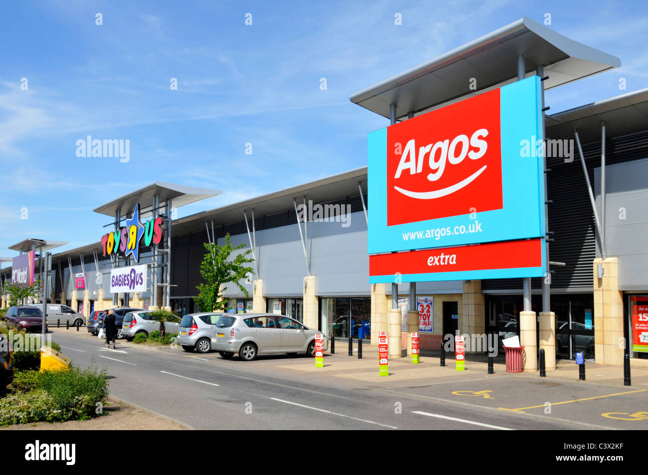 Retail Park stores and signs Stock Photo