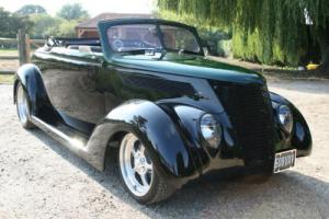 1937 Ford Cabriolet Hot Rod V8. Exquisite High End Pro Built Car